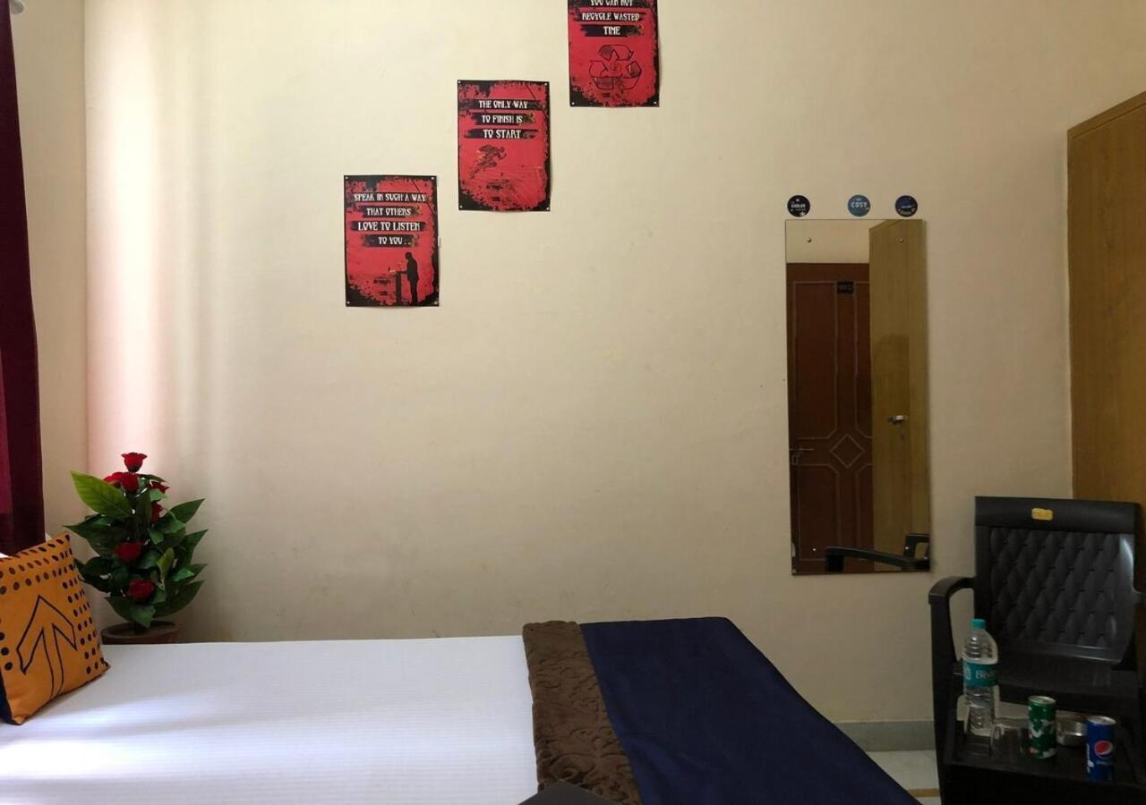 Ramada By Wyndham Jaipur North Hotell Exteriör bild
