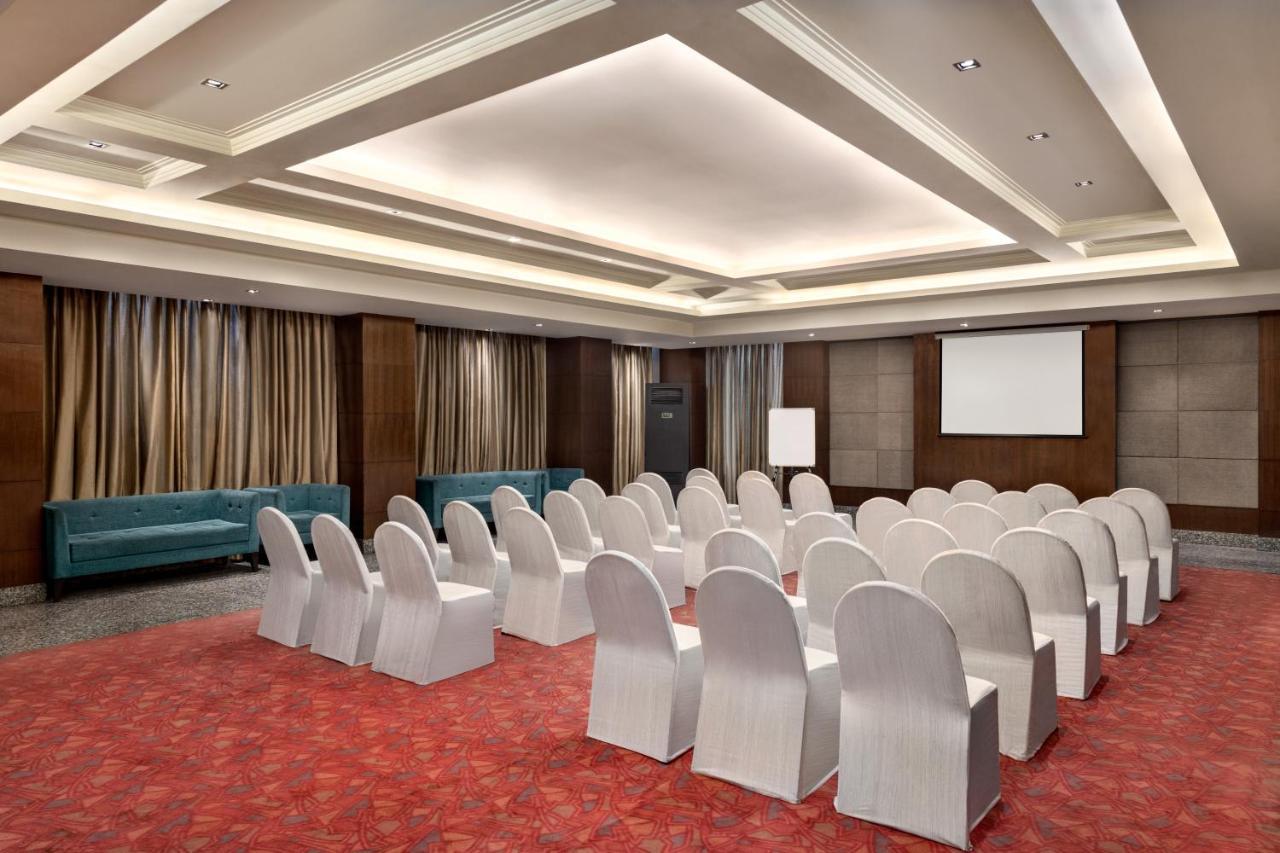 Ramada By Wyndham Jaipur North Hotell Exteriör bild