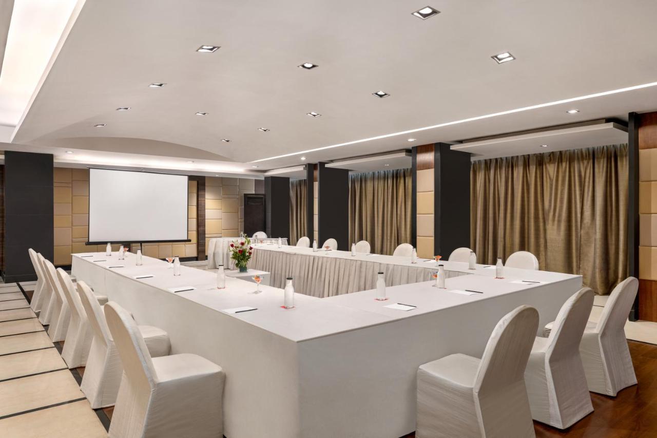 Ramada By Wyndham Jaipur North Hotell Exteriör bild