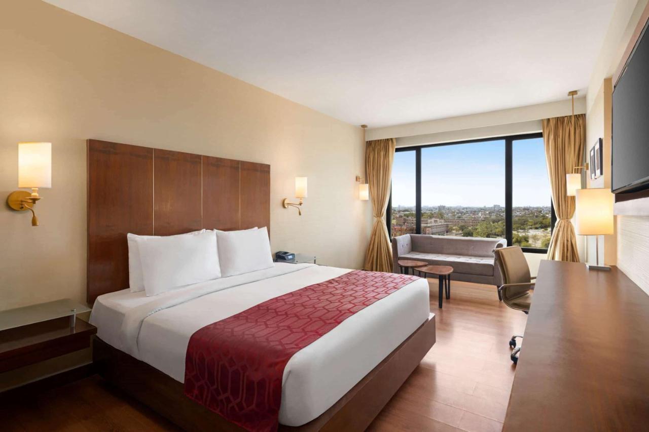 Ramada By Wyndham Jaipur North Hotell Exteriör bild