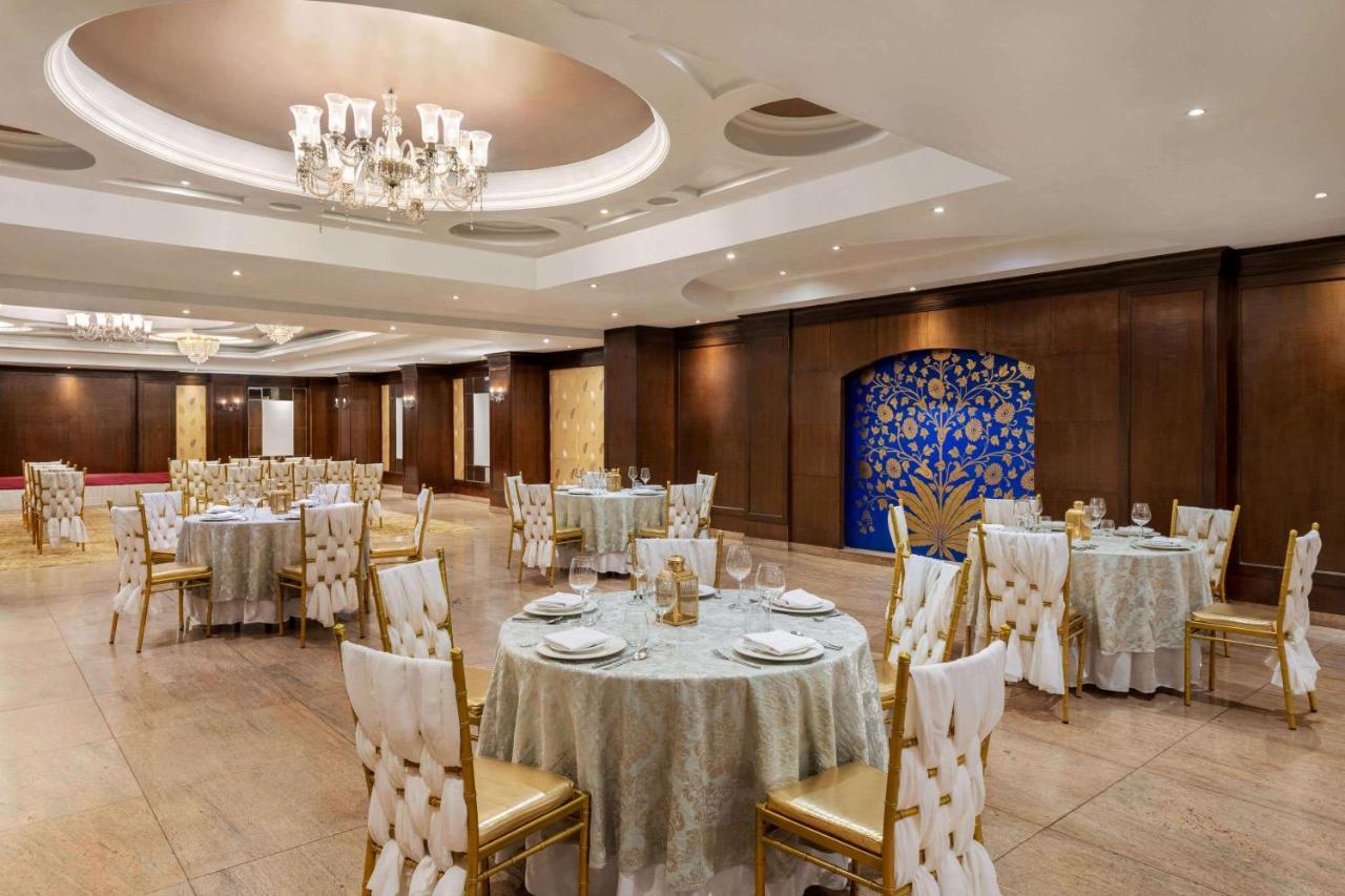 Ramada By Wyndham Jaipur North Hotell Exteriör bild