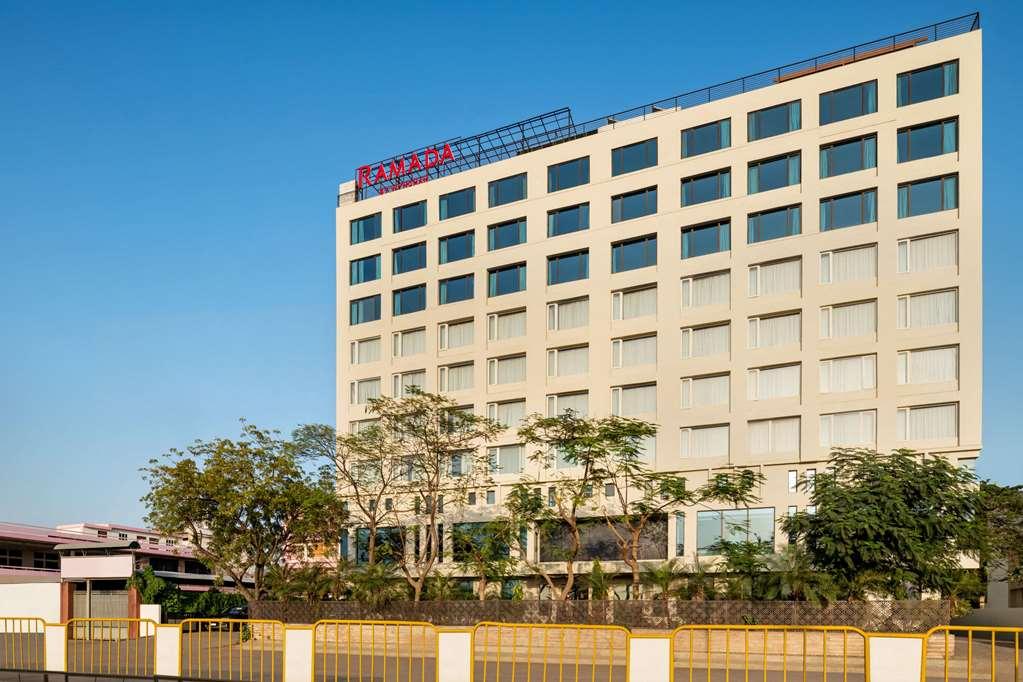 Ramada By Wyndham Jaipur North Hotell Exteriör bild